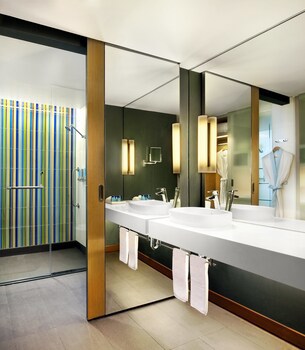 Aloft Bangkok Sukhumvit 11