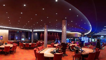 Maestral Resort & Casino