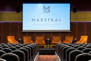 Maestral Resort & Casino