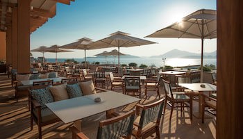 Maestral Resort & Casino