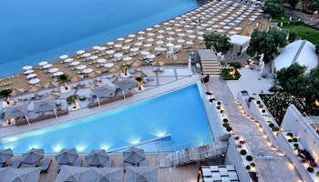 Maestral Resort & Casino