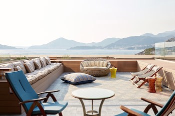 Maestral Resort & Casino