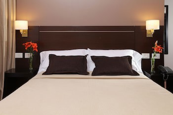 Europlaza Hotel & Suites