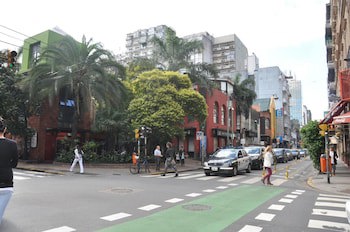 Europlaza Hotel & Suites