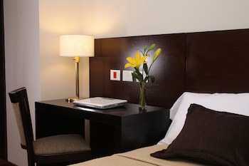 Europlaza Hotel & Suites
