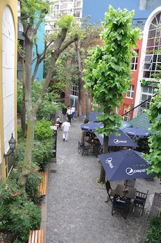 Europlaza Hotel & Suites