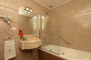 Europlaza Hotel & Suites