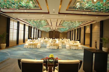 Crowne Plaza New Delhi Mayur Vihar Noida, An Ihg Hotel