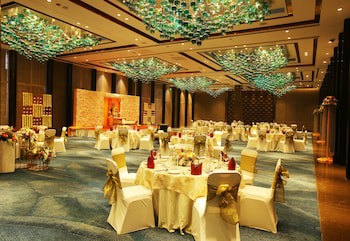 Crowne Plaza New Delhi Mayur Vihar Noida, An Ihg Hotel
