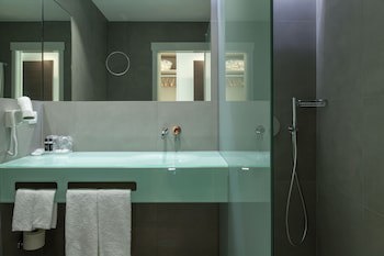 Varzinn Hotel (Adults Only)