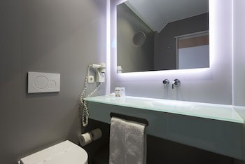 Varzinn Hotel (Adults Only)