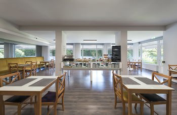 Varzinn Hotel (Adults Only)