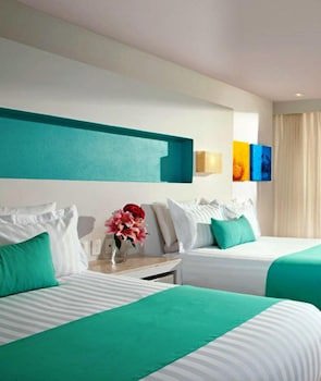 Sunscape Dorado Pacifico Ixtapa Resort & Spa - All Inclusive