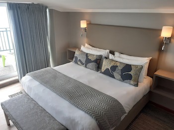 Diaz Hotel & Resort