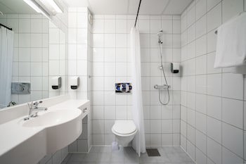 Enter Amalie Hotel