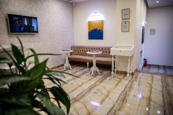 14 Floor Hotel