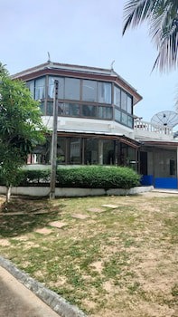 Bay Beach Resort