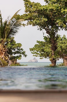 Bay Beach Resort