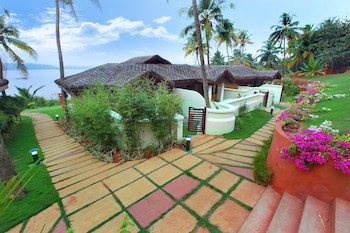 Fragrant Nature Backwater Resort & Ayurveda Spa