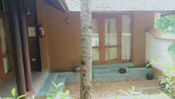 Fragrant Nature Backwater Resort & Ayurveda Spa
