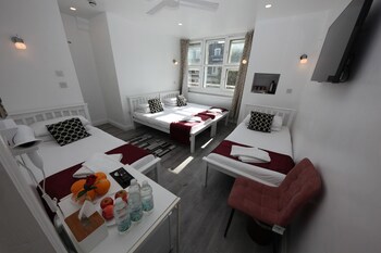 City London Hotel
