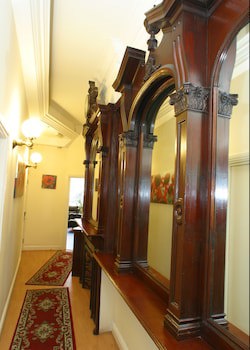 City London Hotel