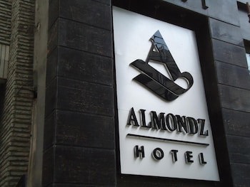 Almondz Hotel