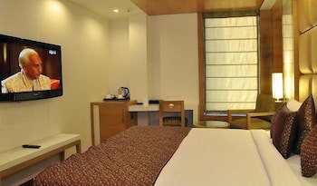 Almondz Hotel