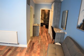 Dovedale Hotel