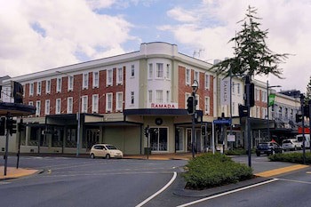 Ramada By Wyndham Hamilton City Center