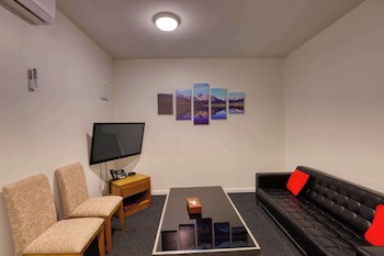 Ramada By Wyndham Hamilton City Center