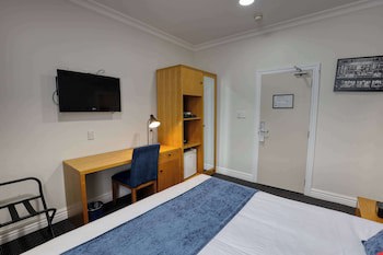 Ramada By Wyndham Hamilton City Center