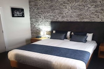 Ramada By Wyndham Hamilton City Center