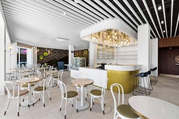Ramada By Wyndham Hamilton City Center