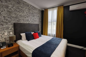 Ramada By Wyndham Hamilton City Center