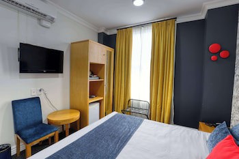Ramada By Wyndham Hamilton City Center