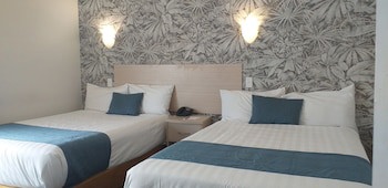 Ramada By Wyndham Hamilton City Center