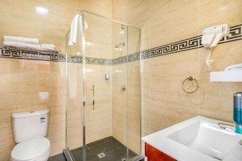 Ramada By Wyndham Hamilton City Center