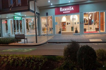 Ramada By Wyndham Hamilton City Center