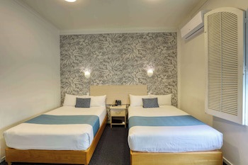 Ramada By Wyndham Hamilton City Center