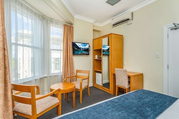 Ramada By Wyndham Hamilton City Center