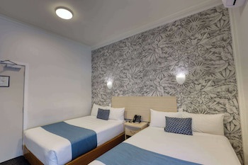 Ramada By Wyndham Hamilton City Center