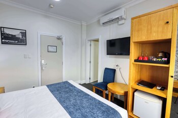 Ramada By Wyndham Hamilton City Center