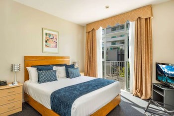 Ramada By Wyndham Hamilton City Center