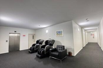 Ramada By Wyndham Hamilton City Center