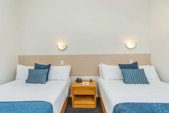 Ramada By Wyndham Hamilton City Center