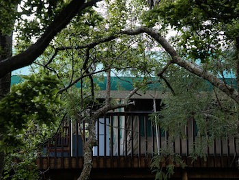 Valley Of The Rainbow Estate