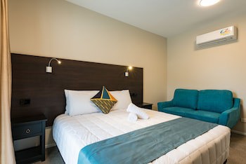 Dolphin Motel