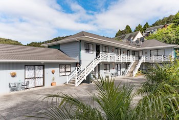 Dolphin Motel