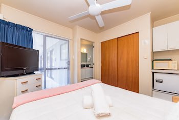 Dolphin Motel